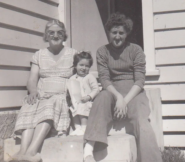 me,mum,grandma.jpg