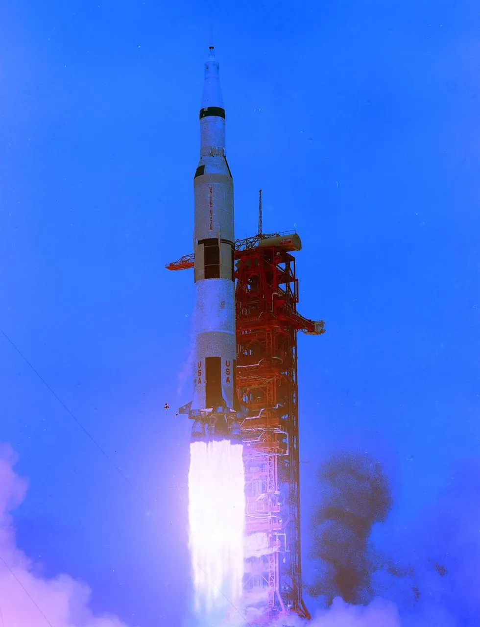 apollo10launch.jpg