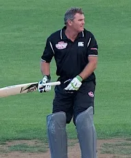 Martin Crowe.jpg