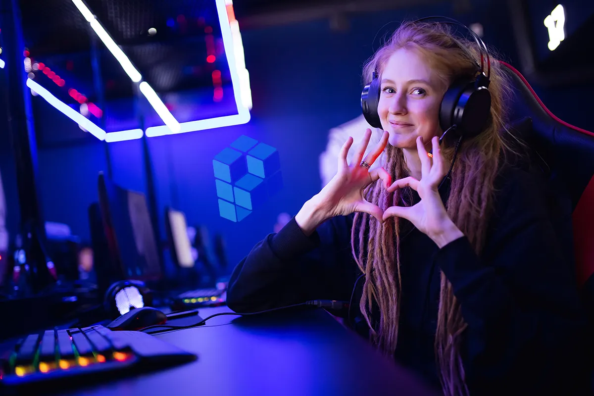 peerplaysesportsheartgirl.png