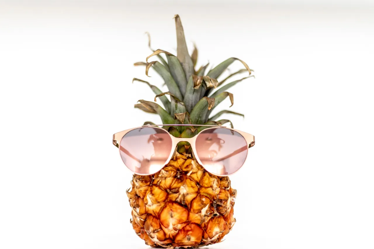 pineapplewithsunglasses1189314.jpg