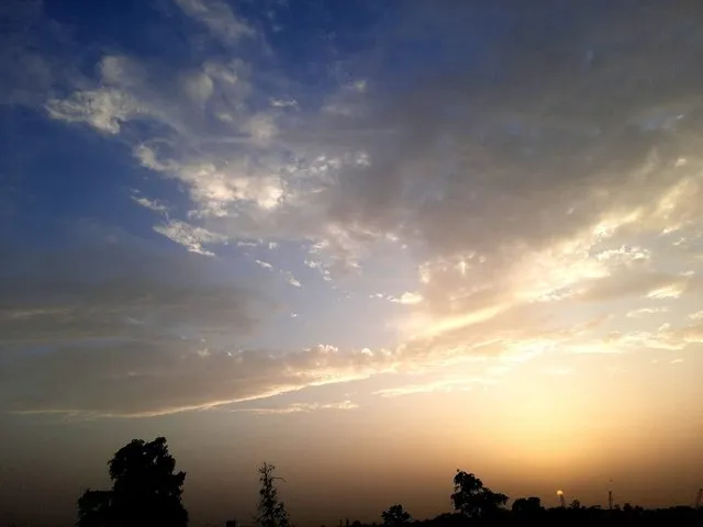 Cloudy Sunset 5.jpg