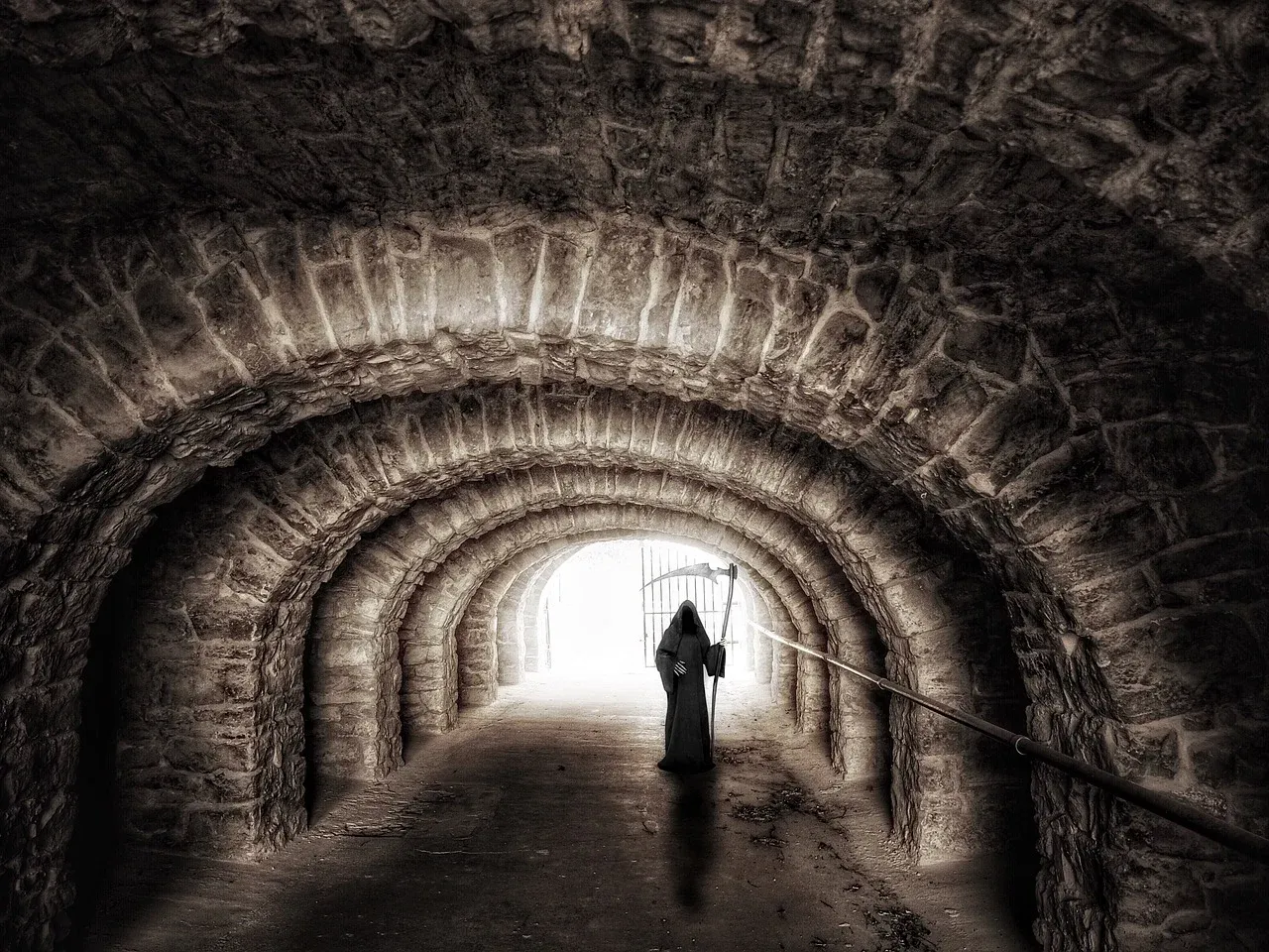 tunnel-965720_1280.webp