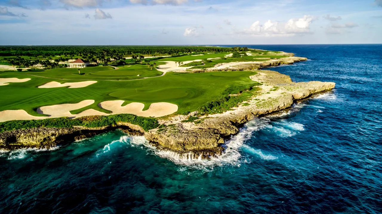 corales-golf-club-1.jpg