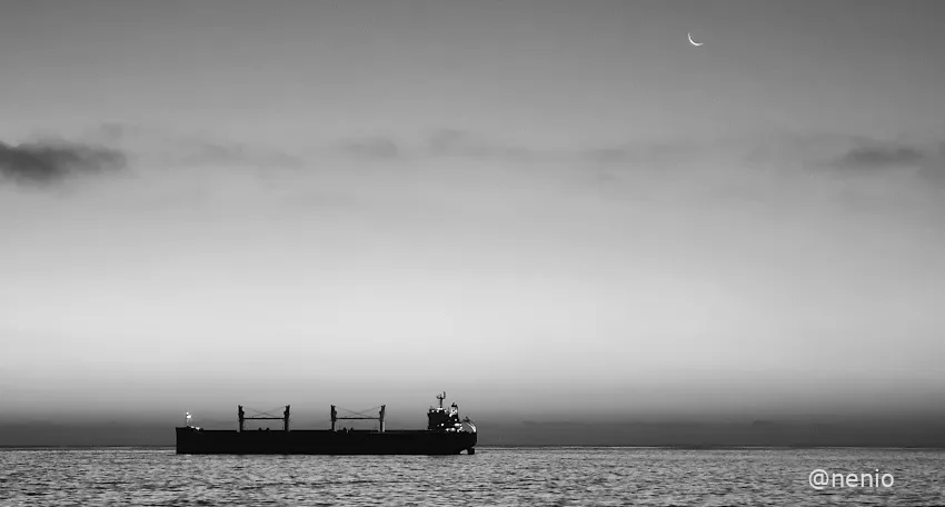 sea-moon-ship-01-bw.jpg