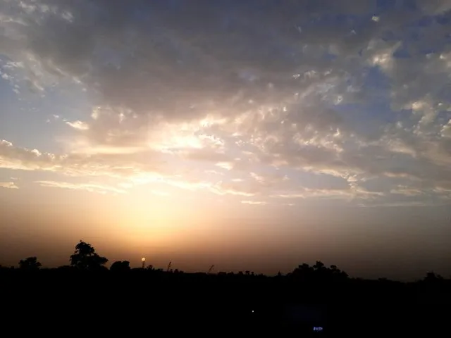 Cloudy Sunset 3.jpg