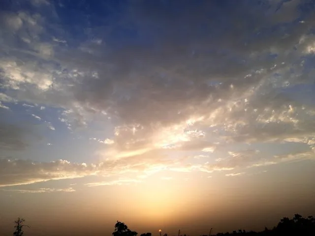 Cloudy Sunset 2.jpg
