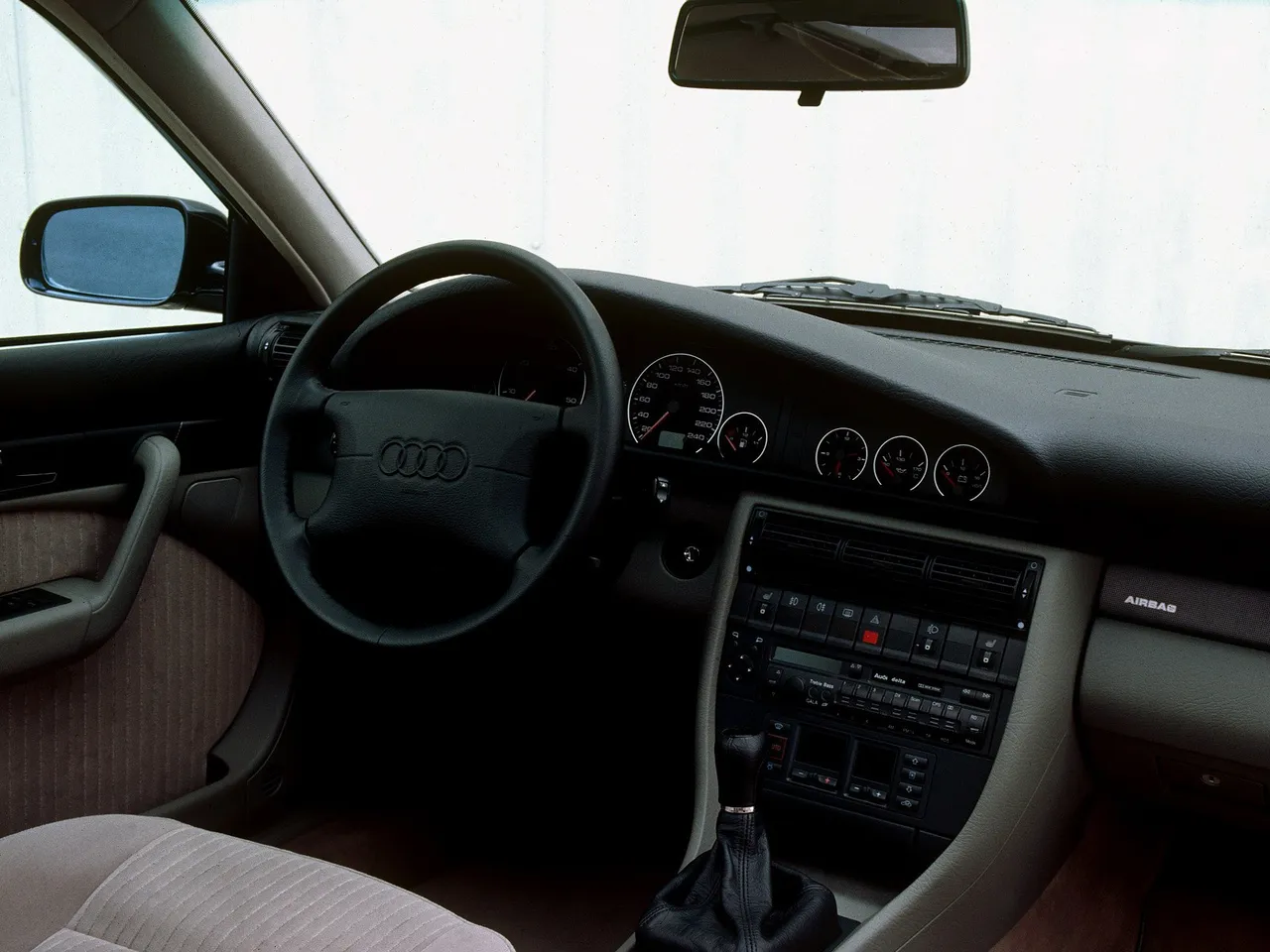 AUDI-A6--C4--757_4.jpg