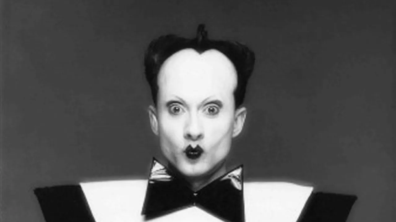 klausnomi01 copy.jpg