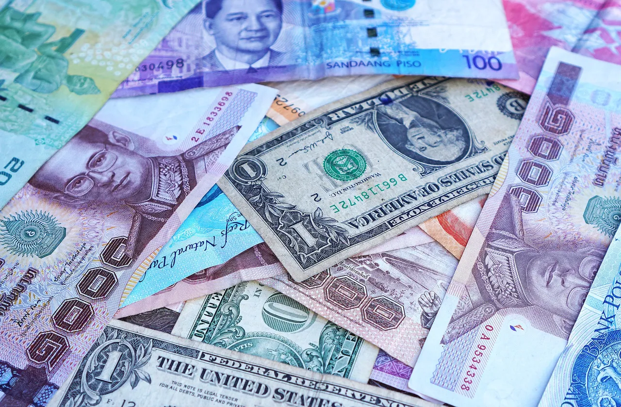 money-1578510_1920.jpg