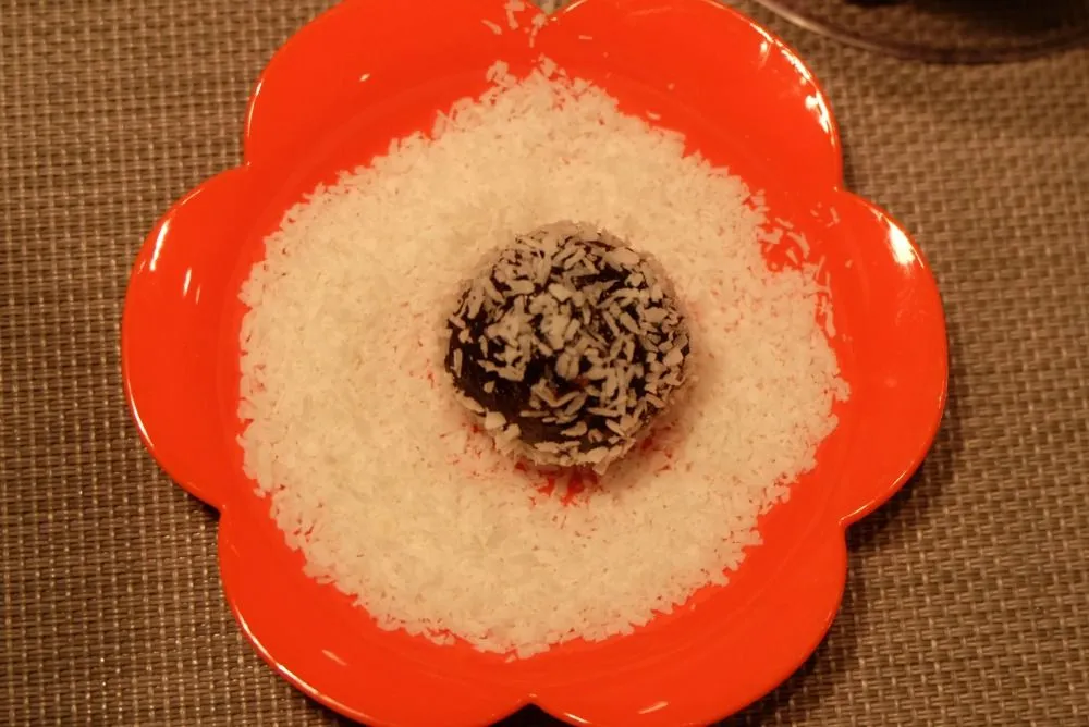Raw-Energy-Balls-3.jpg