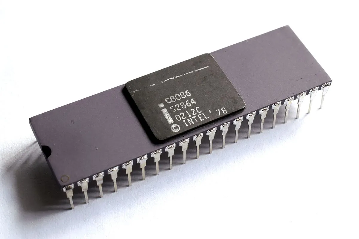 1200px-Intel_C8086.jpg