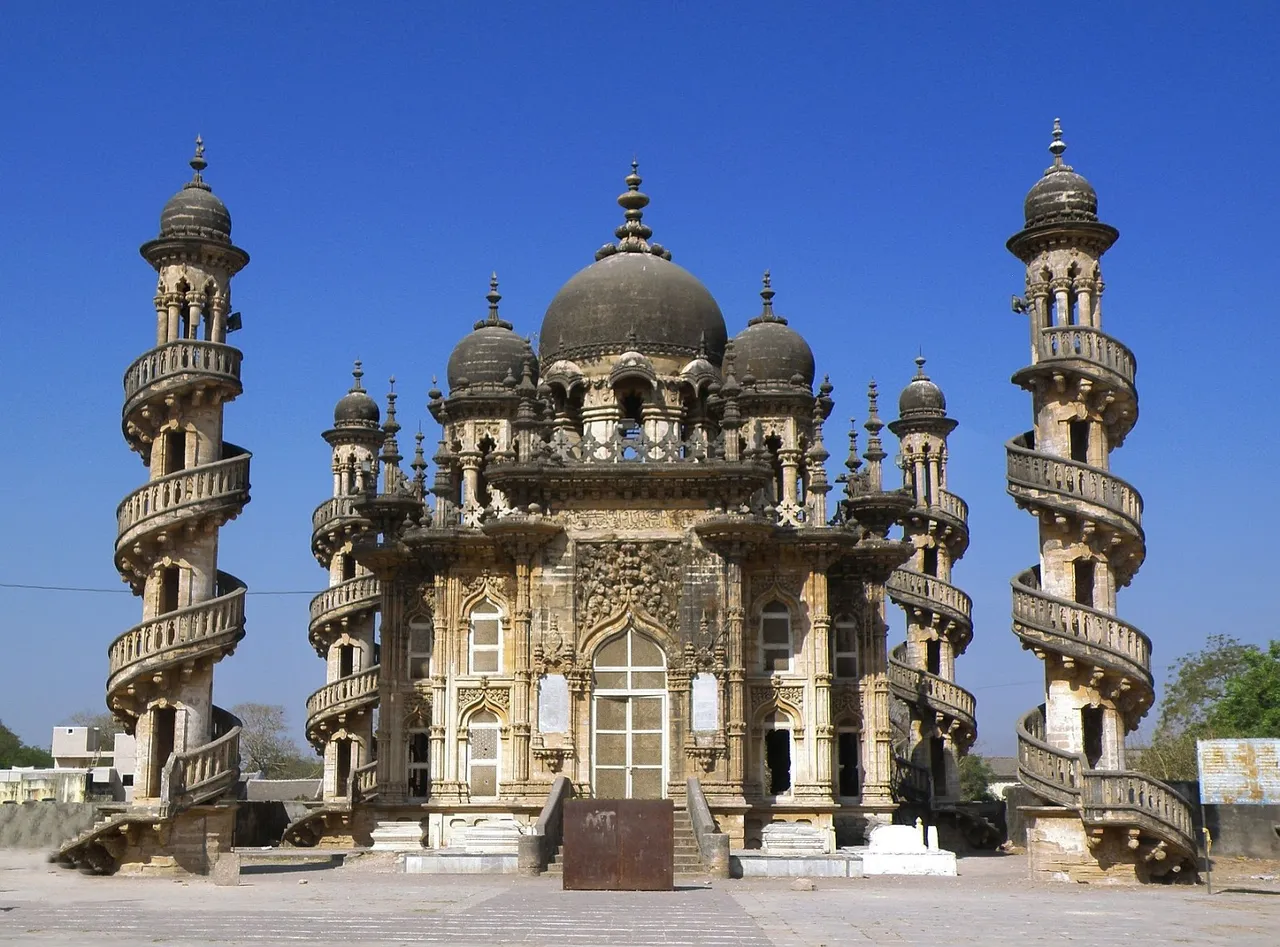 Makbara Junagadh.jpg