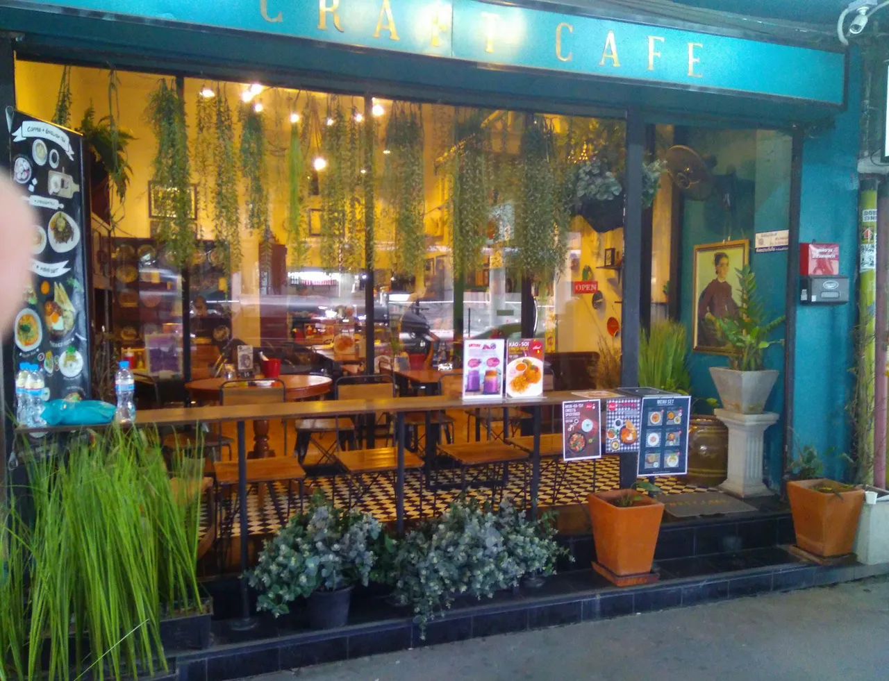 craft-cafe-1-front.jpg