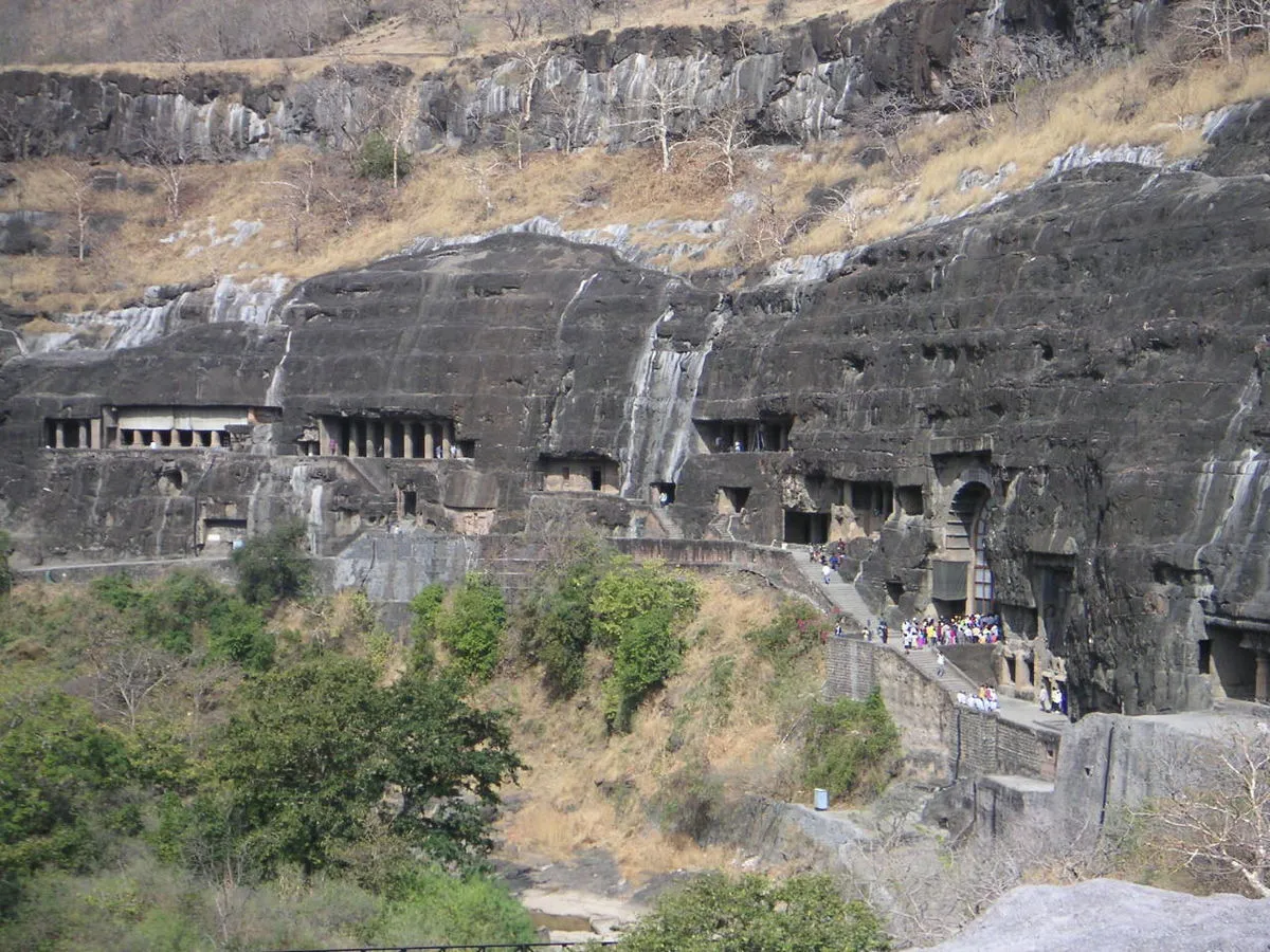 1200px-Ajanta_(63).jpg