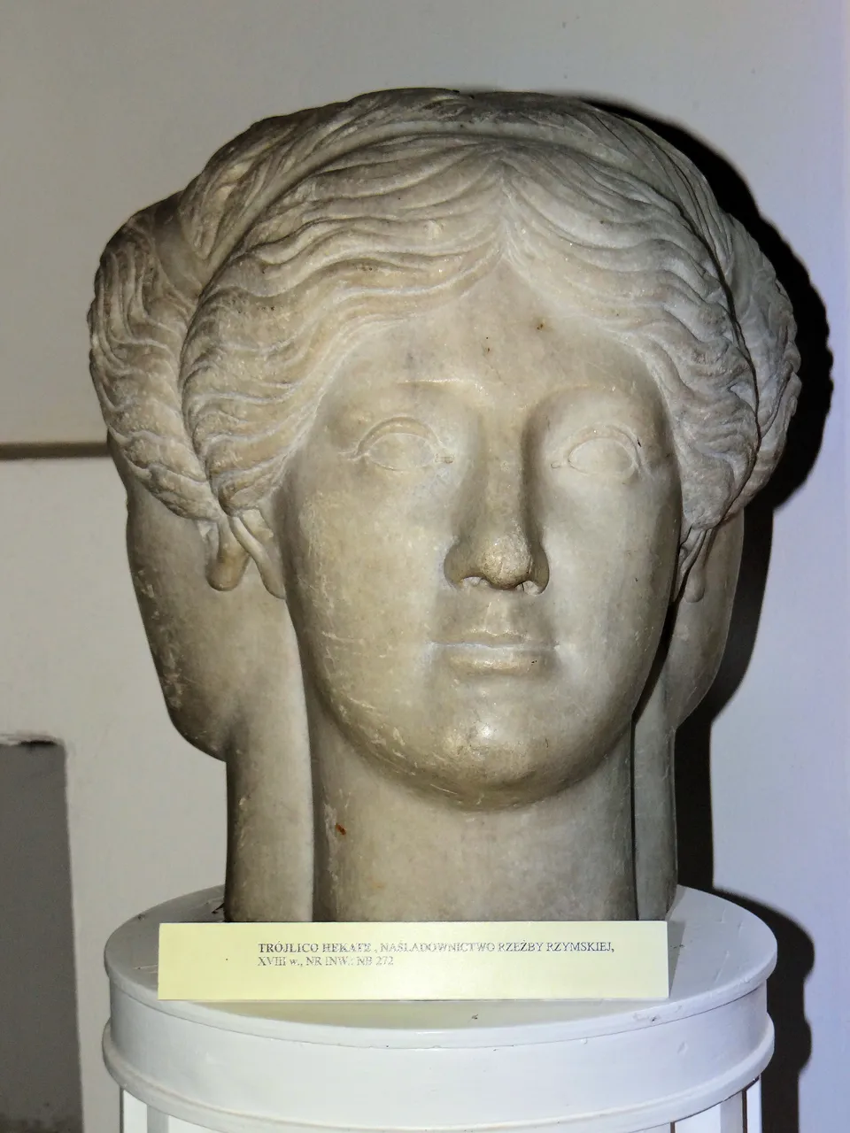 Hecate — Jolanta Dyr, CC BY-SA 3.0, via Wikimedia Commons
