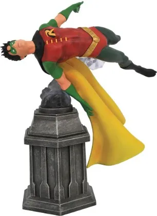 DC Comic Gallery Robin PVC Statue - Diamond Select.jpg