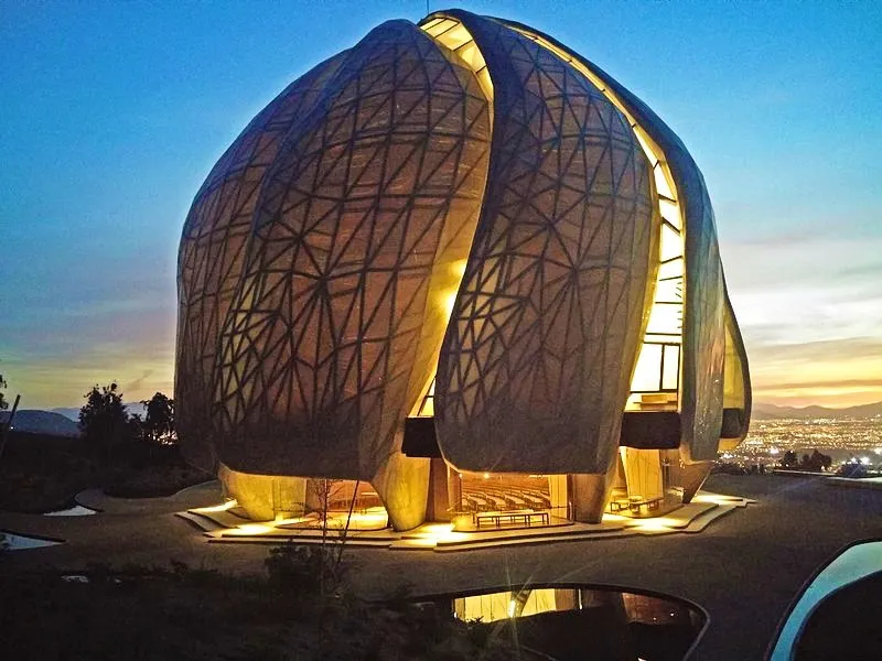 Baha'i_Temple_of_South_America,_Santiago,_Chile_-_dusk_pictures_26.jpg
