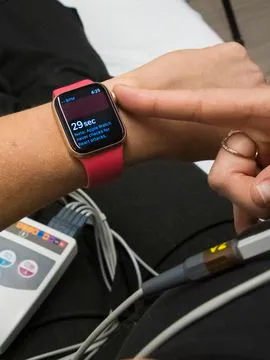 vanessa-hand-health-apple-watch-ekg-electrocardiogram-9665.jpg
