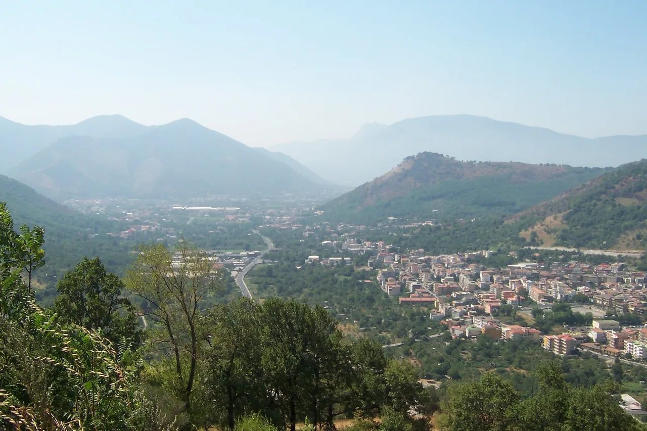 Siano_(vista_dell'entrata_nella_vallata_dal_monte_Le_Porche) (copia).jpg