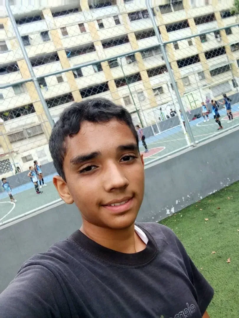 SGSkyjdjqEzRcrvs_1000391111.webp