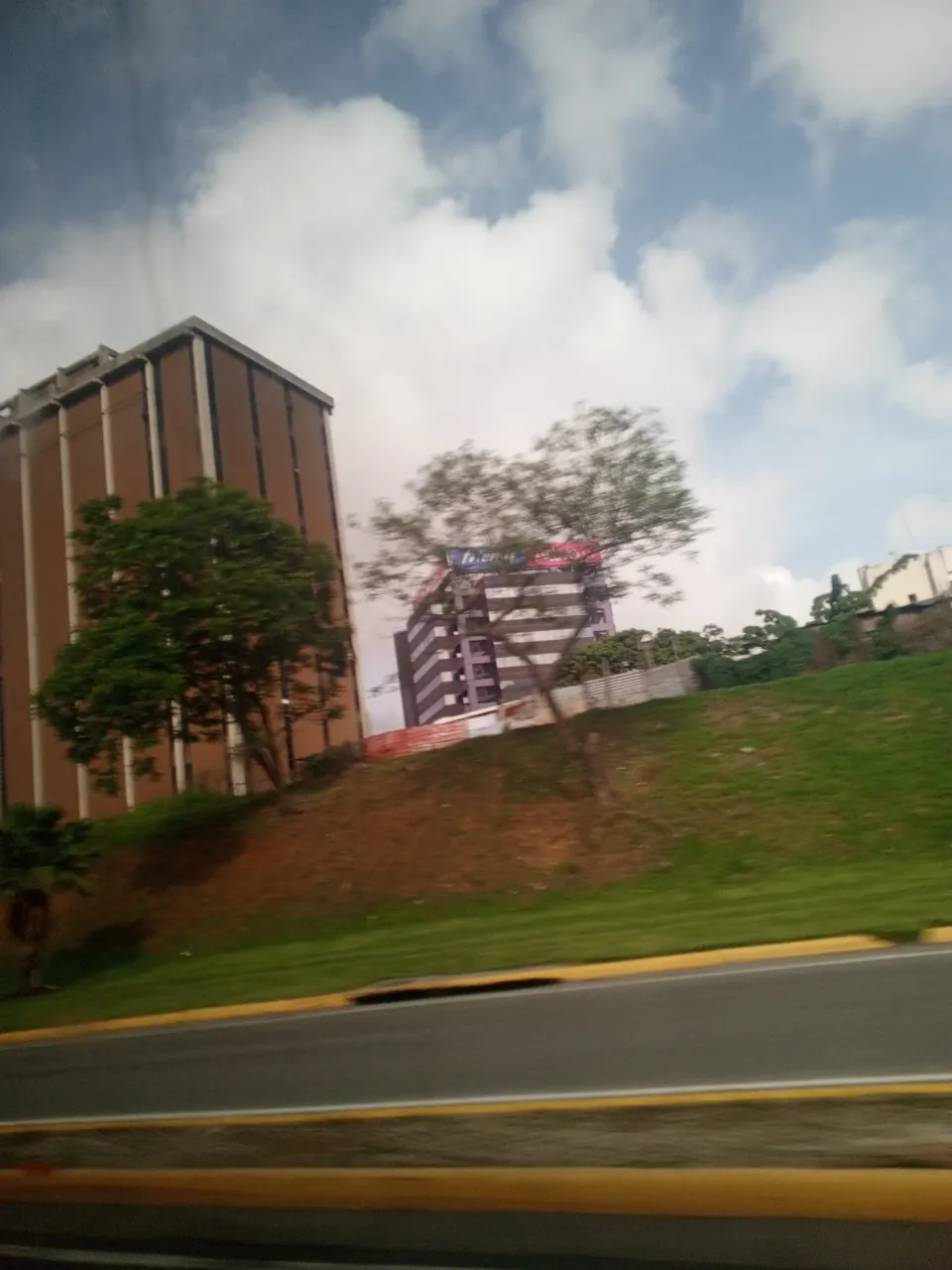 60QeNWBKb6I87niZ_1000227968.webp