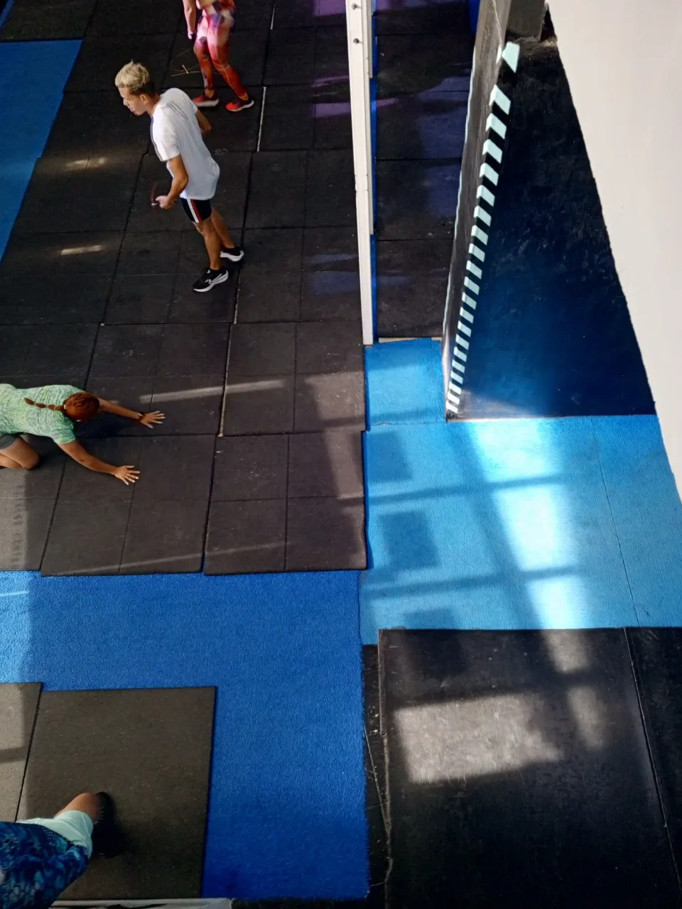 6gzqu7VX9ysZJBkC_1000223953.webp