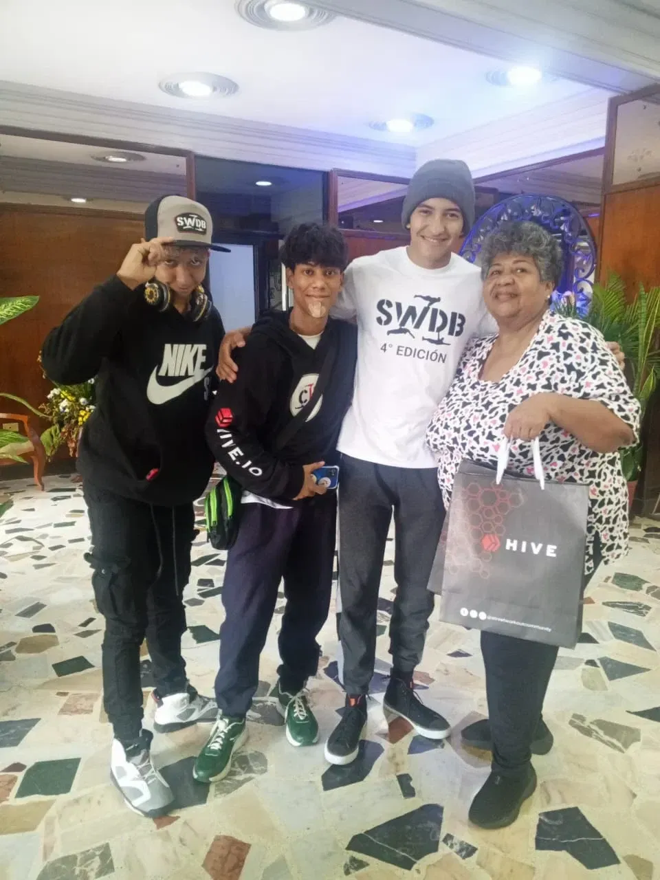 KcuMSz2IzUOEdiuT_1000251478.webp
