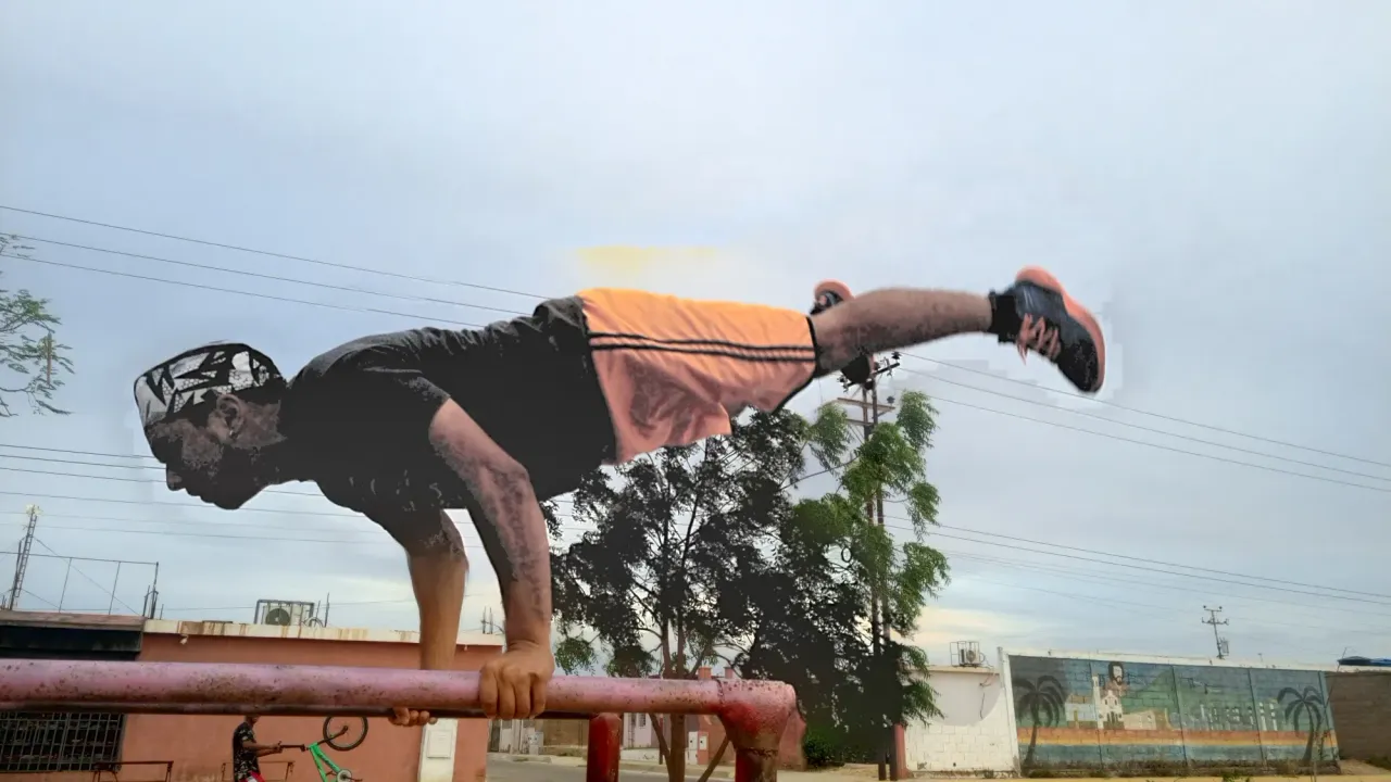 W79NrmhmRHK0QXVn_1000129617.webp
