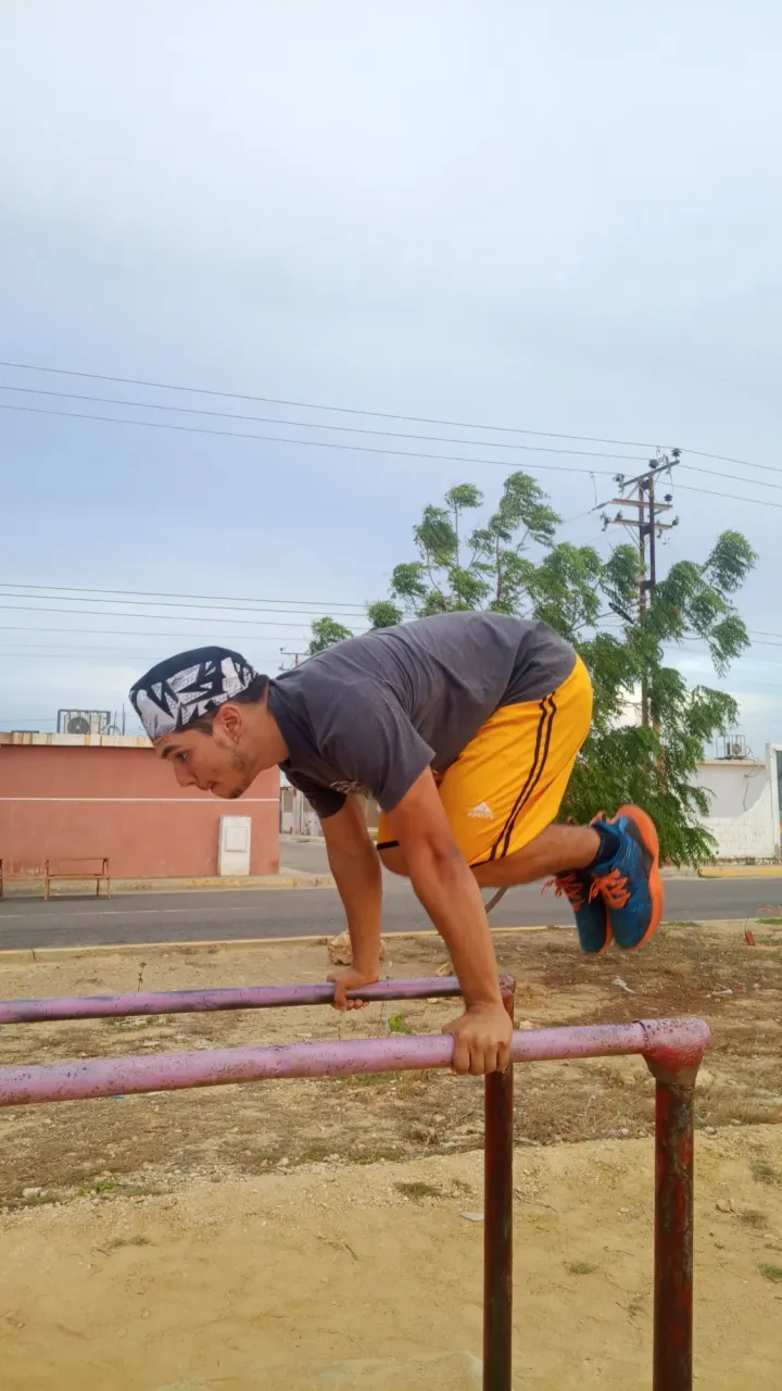 rE5fyILpdA0V0Rui_1000129619.webp