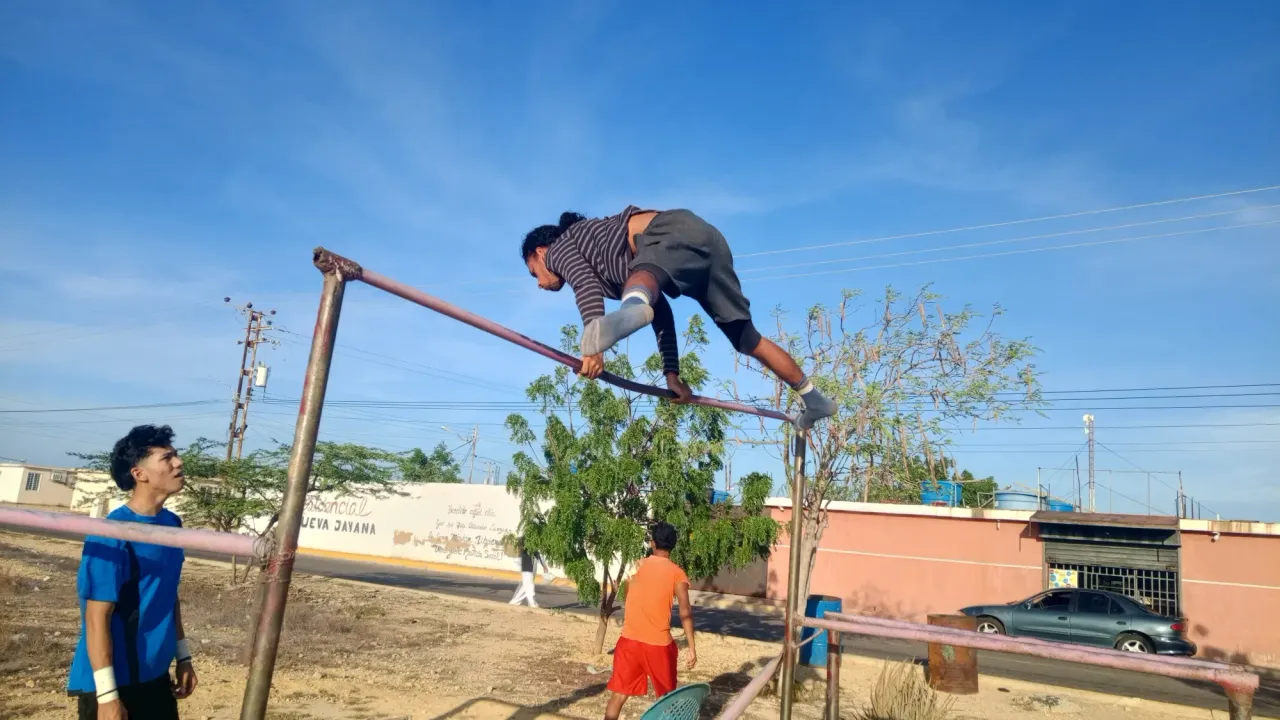 yrOtqdVDJ2pK84d8_1000174935.webp
