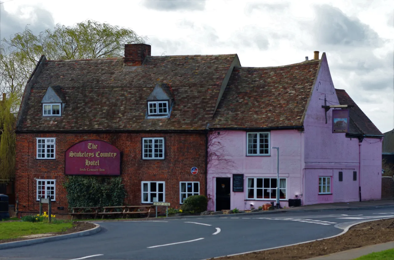 stukely country hotel.jpg