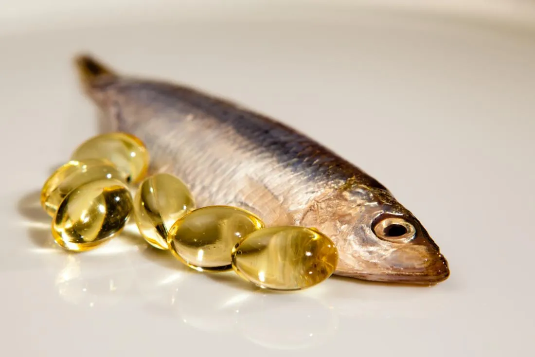 fish-oil-capsule-and-fish.jpg