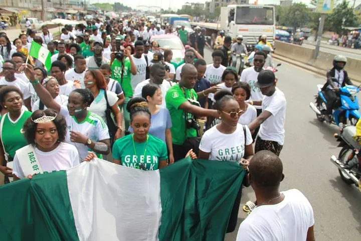 nigeria-walk-1577895__480.jpg