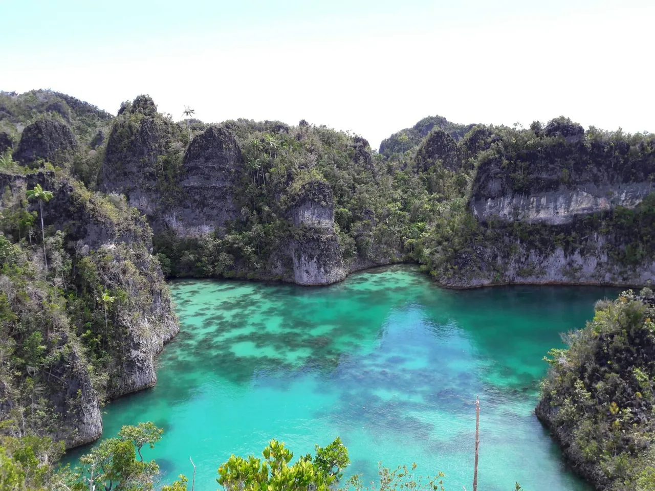 Laguna_Bintang_Raja_Ampat.jpg