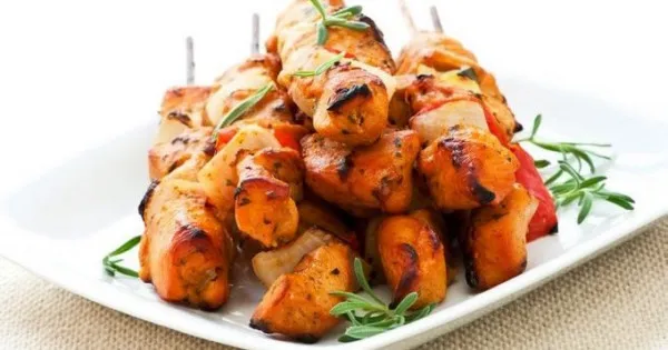 brocheta-de-pollo-adobado.jpg