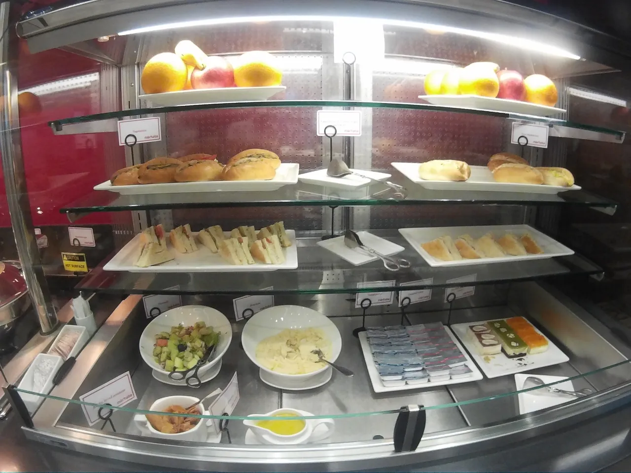Dubai Marhaba lounge2.JPG