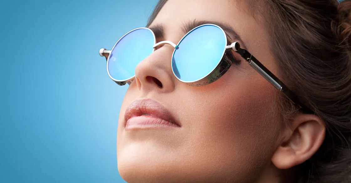 12F252F18-Wear-sunglasses.jpg