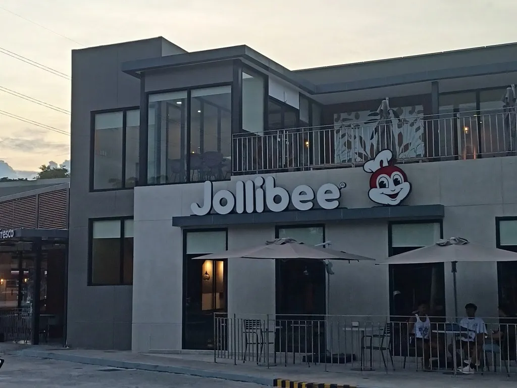 Jollibee at Pililla Rizal