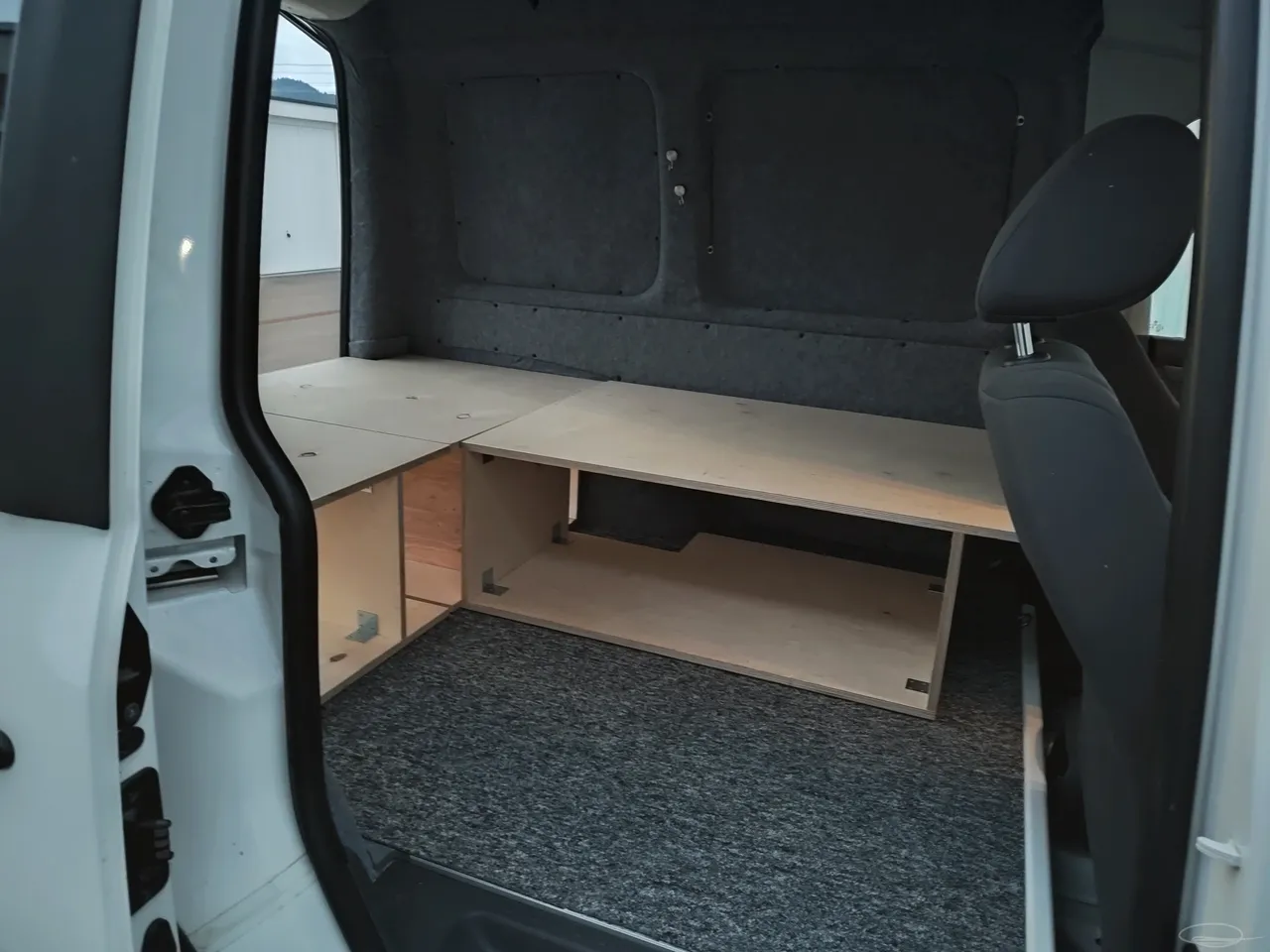 Hive bought me a Volkswagen Caddy III (Caddy 2k) - my Camper Van for photo trips - Johann Piber