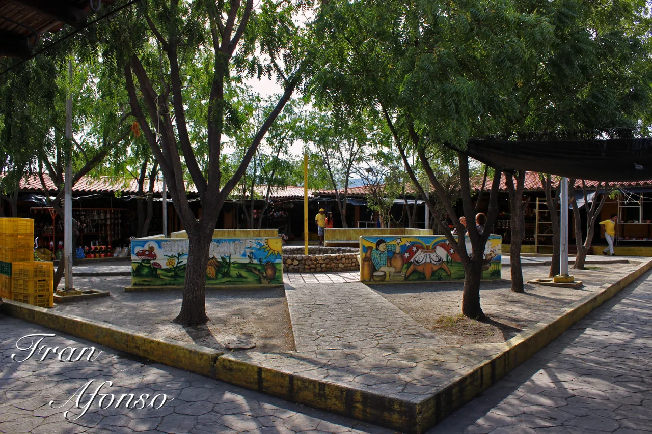 Plaza La Tinaja - Lara.jpg