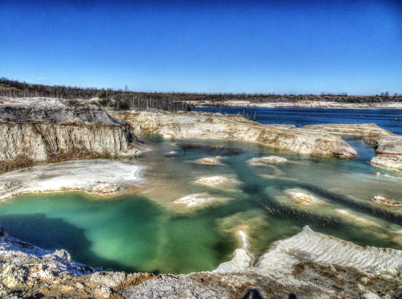 Green lakes, 50 meters away from the red ones