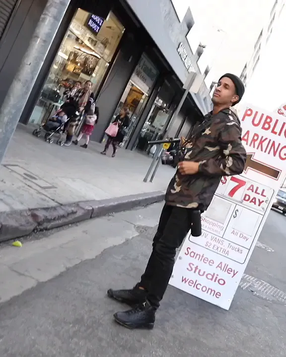 videos/9634891437d42fa8c865f7df0bb699b2-00001.png