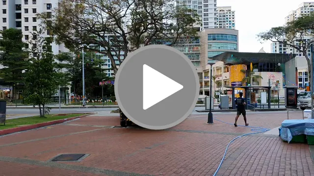 videos/211cdd476cf305f2aa4a21a7bdf20555-00001.png
