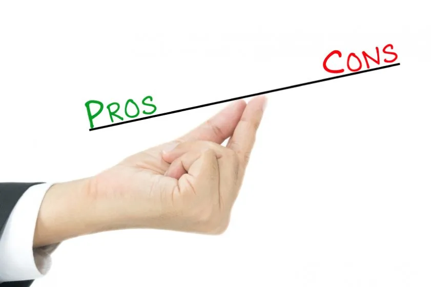 Pros_Cons_socialmedia-841x560.jpg