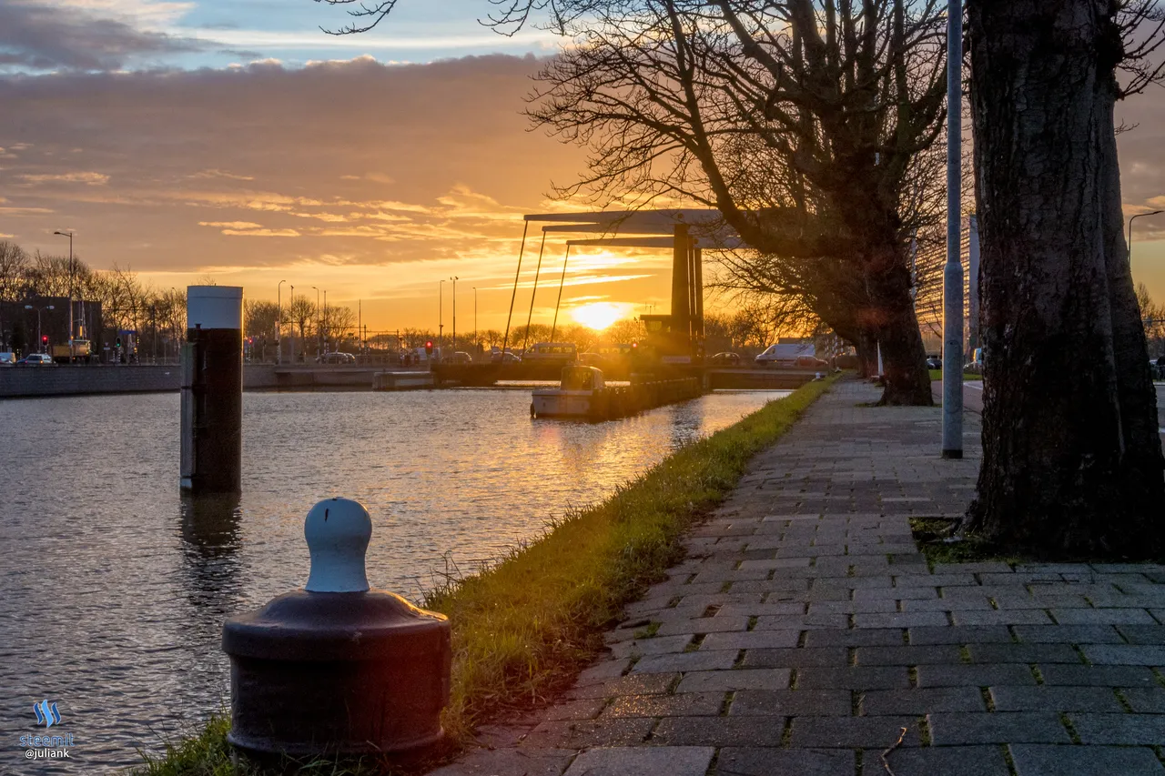 middleburg_golden_hour_bridge.jpg