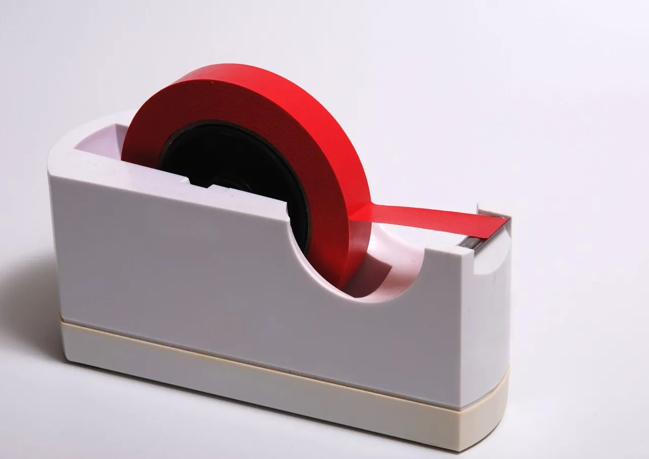 paper_tape_table_dispenser-01.jpg