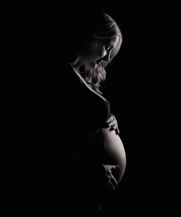 pregnant2_janko-ferlic-223240.jpg