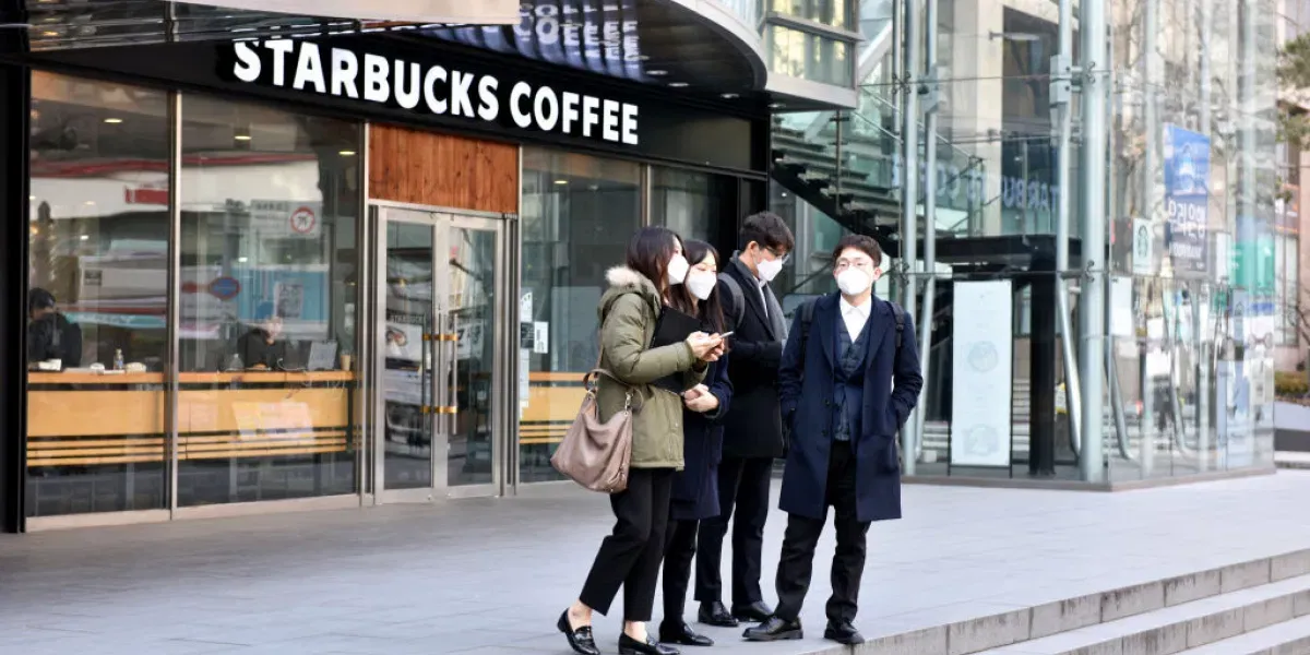 https://fortune.com/2020/08/25/covid-outbreak-starbucks-seoul-masks-employees