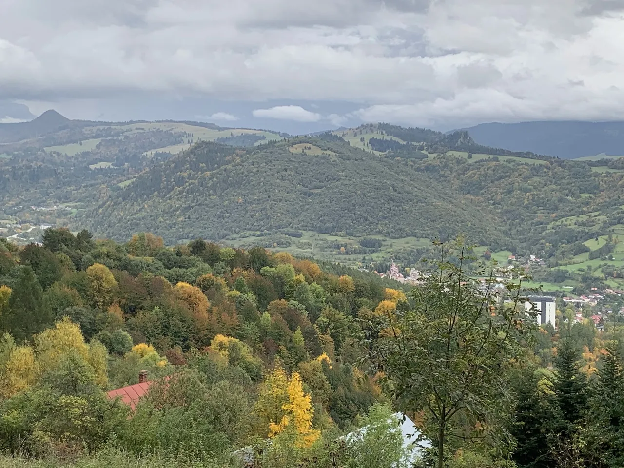 Widok z Bereśnika na Pieniny Małe.